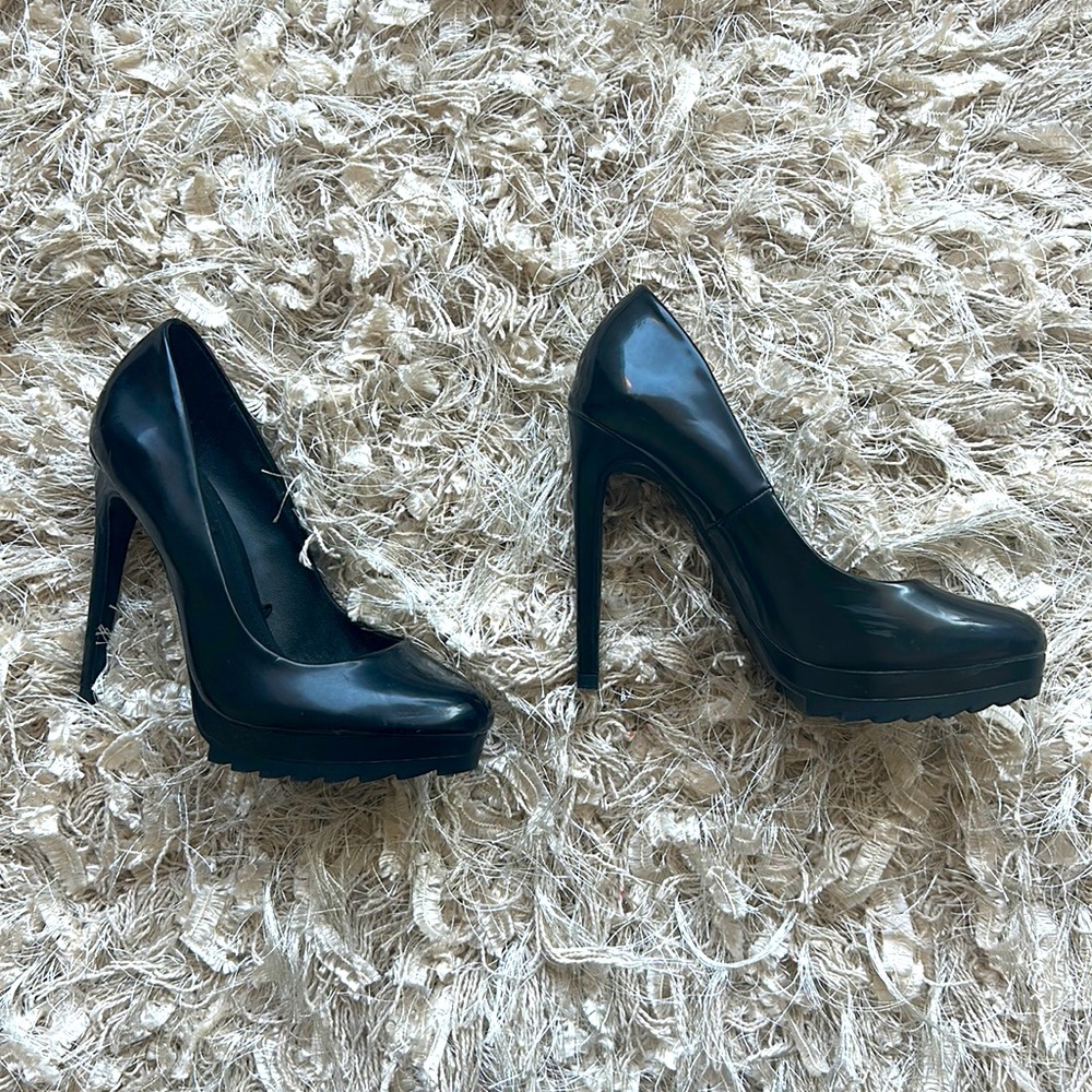 Black Zara Trafaluc Pumps